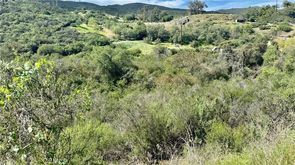 Photo of 0 Twin Oaks Valley, San Marcos, CA 92069 (MLS # SW26054588)