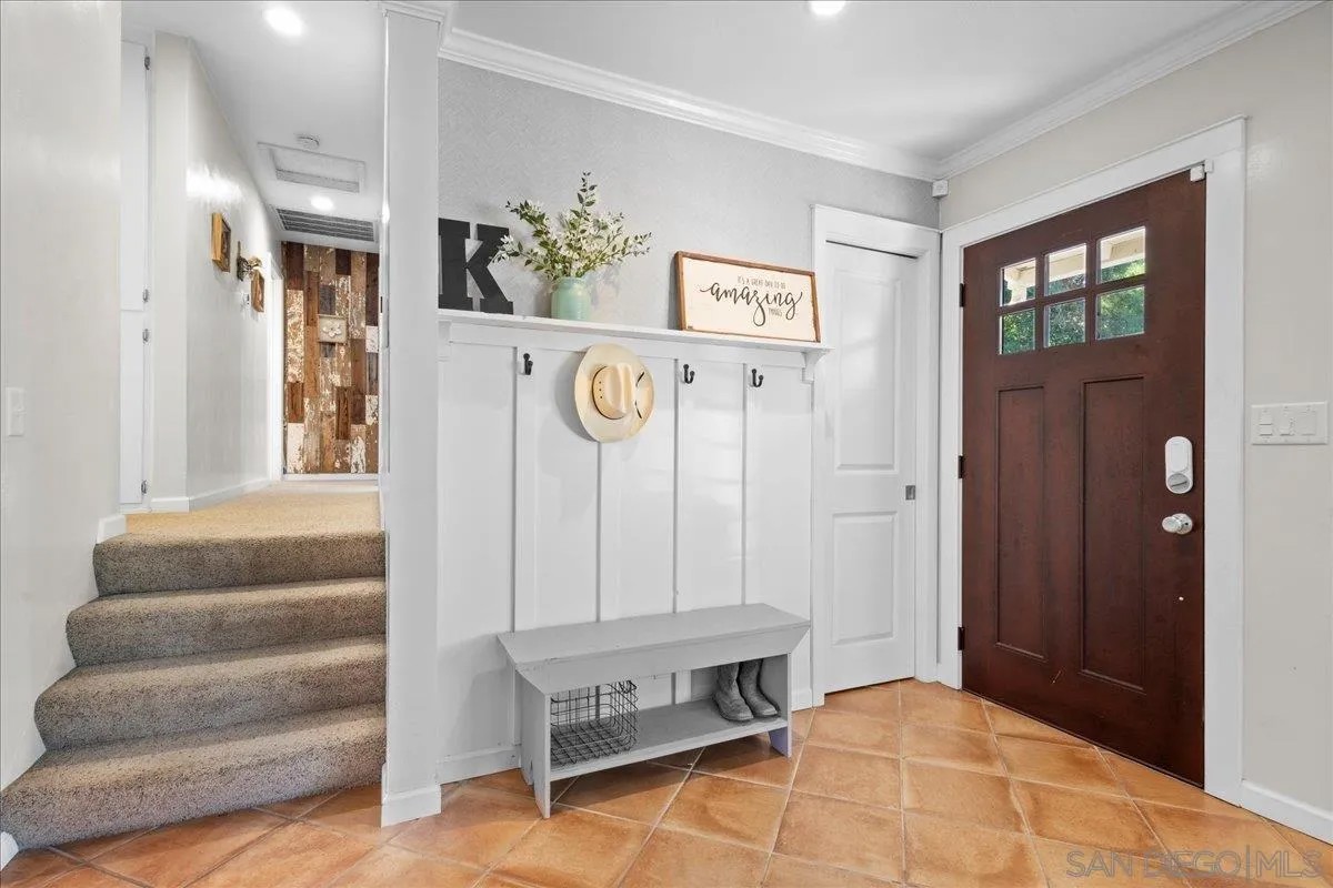 11493 Eucalyptus Hills Dr