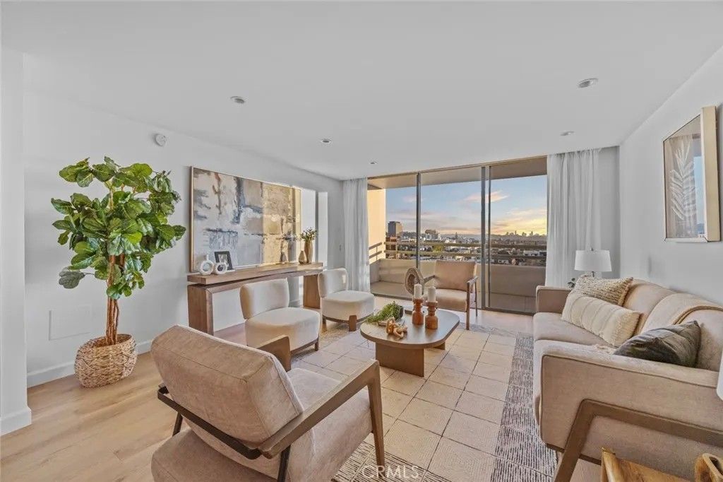 Photo of 343 Pioneer Dr #1101, Glendale, CA 91203 (MLS # GD25268341)