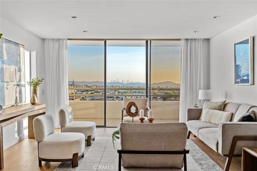 Photo of 343 Pioneer Dr #1101, Glendale, CA 91203 (MLS # GD25268341)