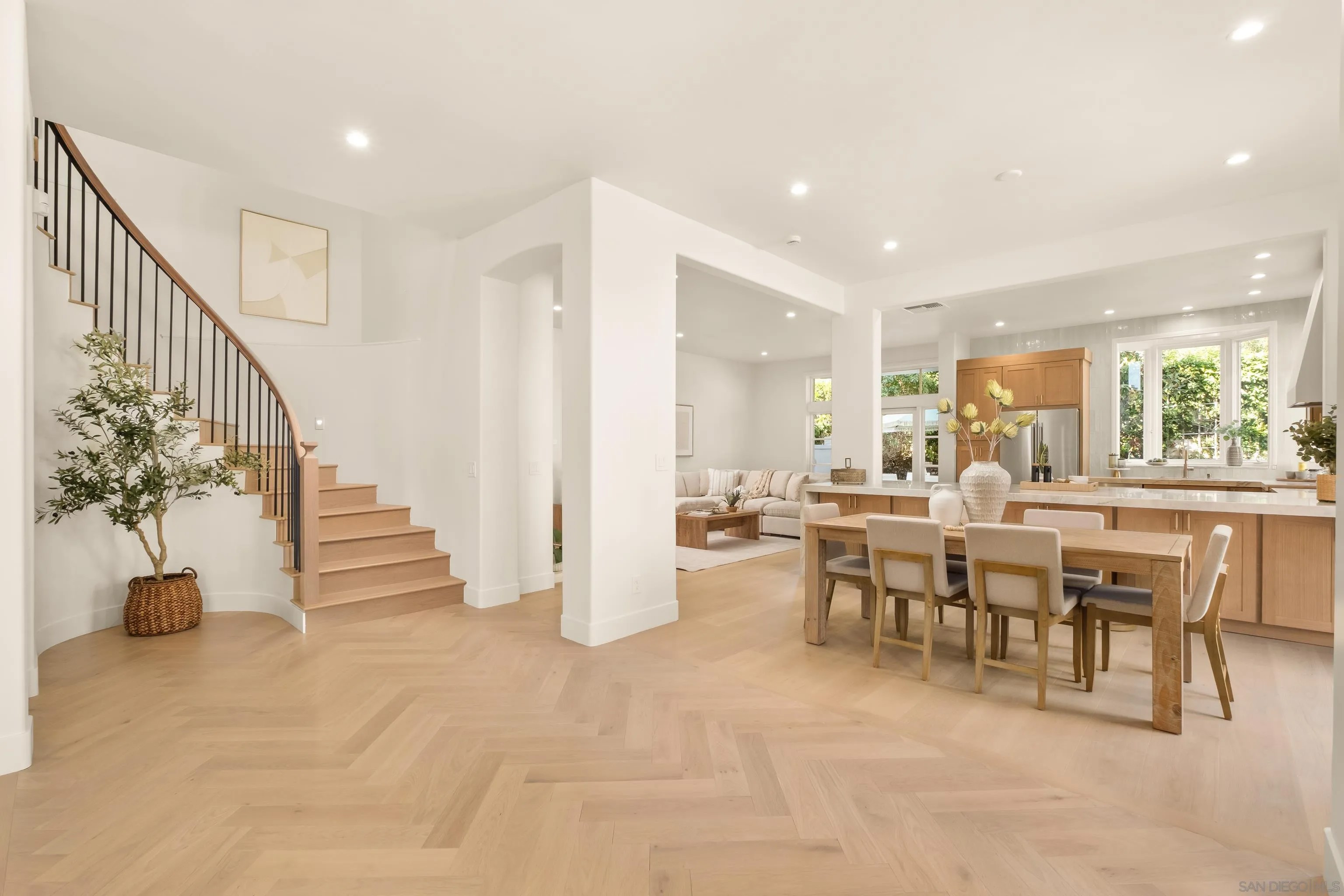 5342 Renaissance Ave