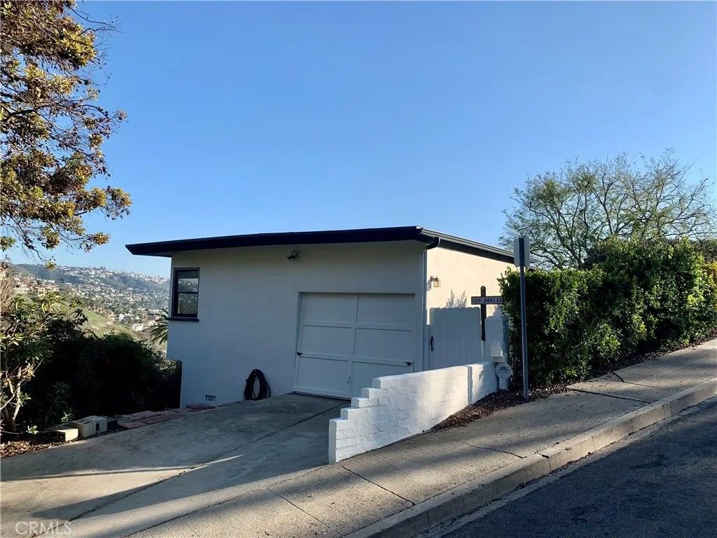 Photo of 580 Poplar Street, Laguna Beach, CA 92651 (MLS # LG26023595)