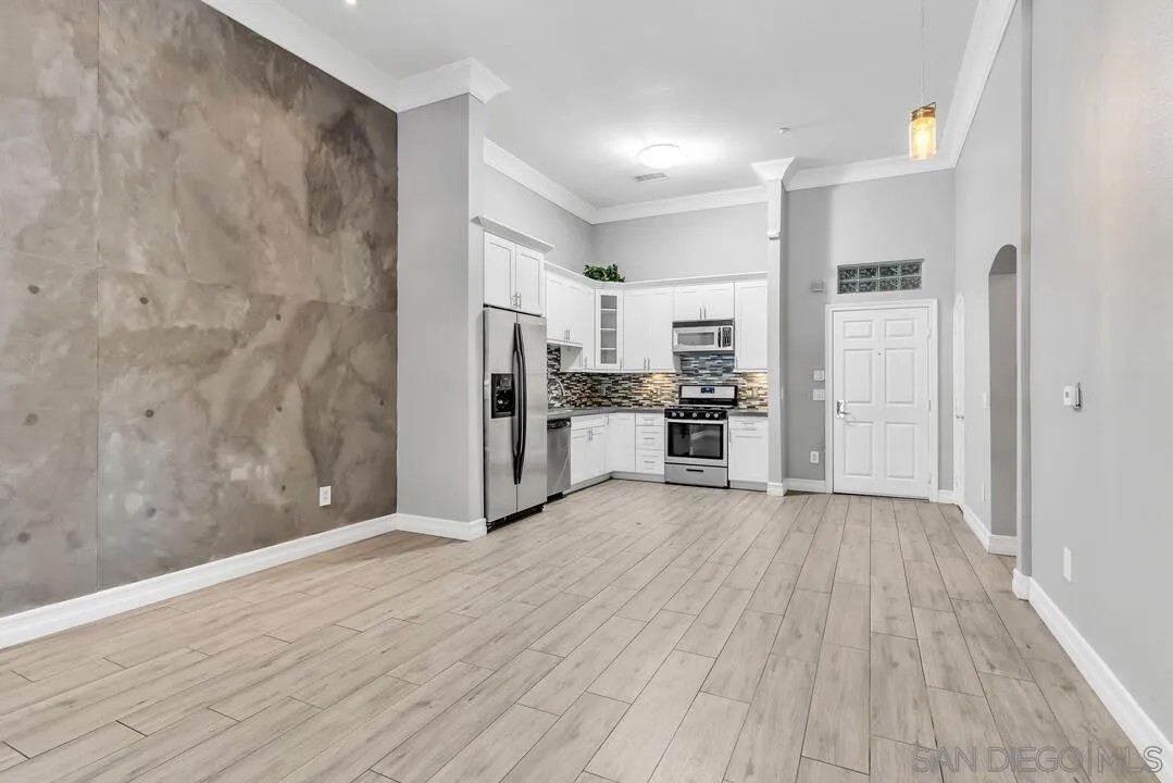 525 11th Avenue 1122