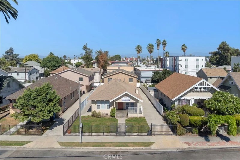 1241 W 37th Drive