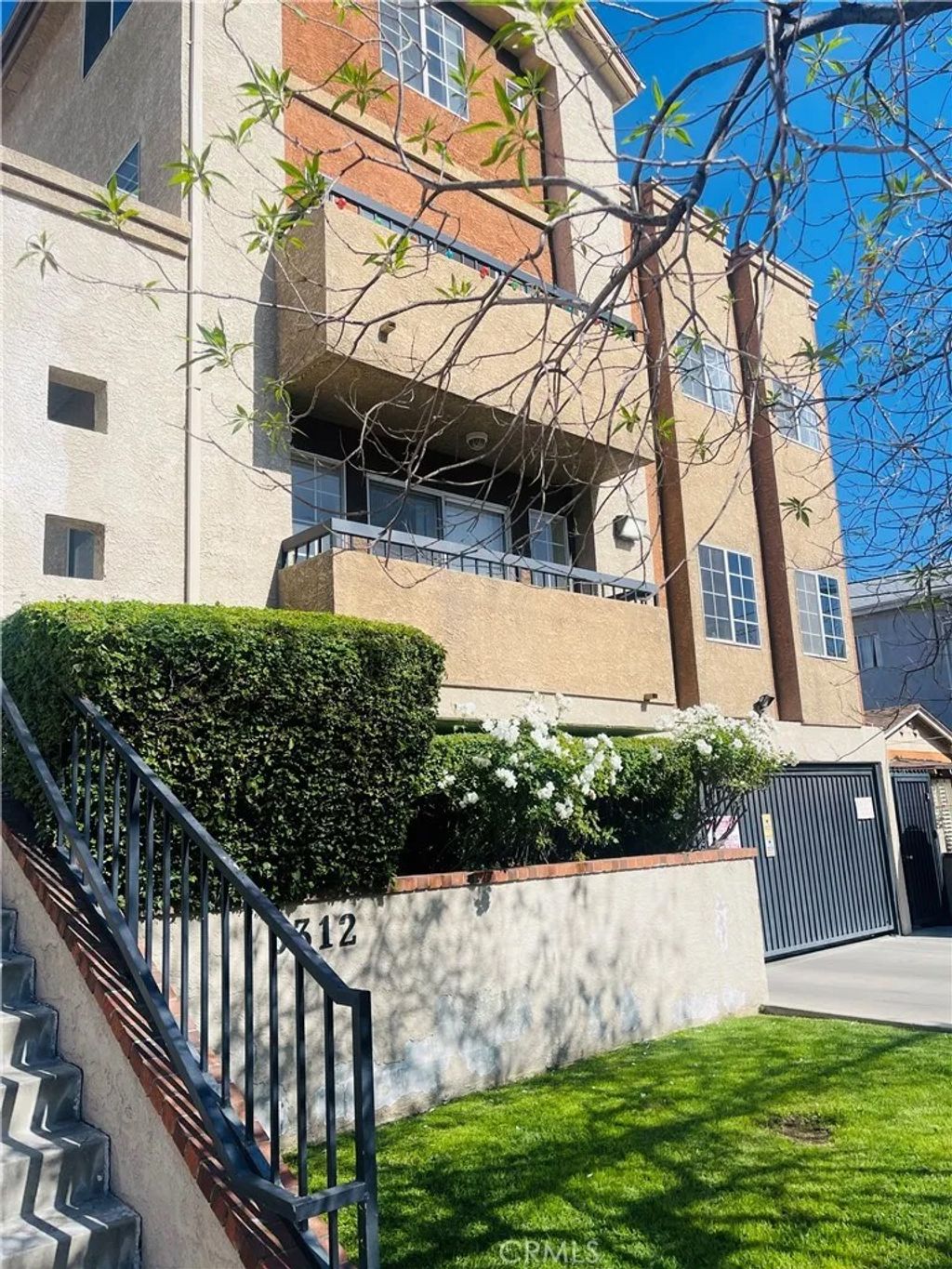 Photo of 5312 Cartwright Avenue #2, North Hollywood, CA 91601 (MLS # SR26089889)