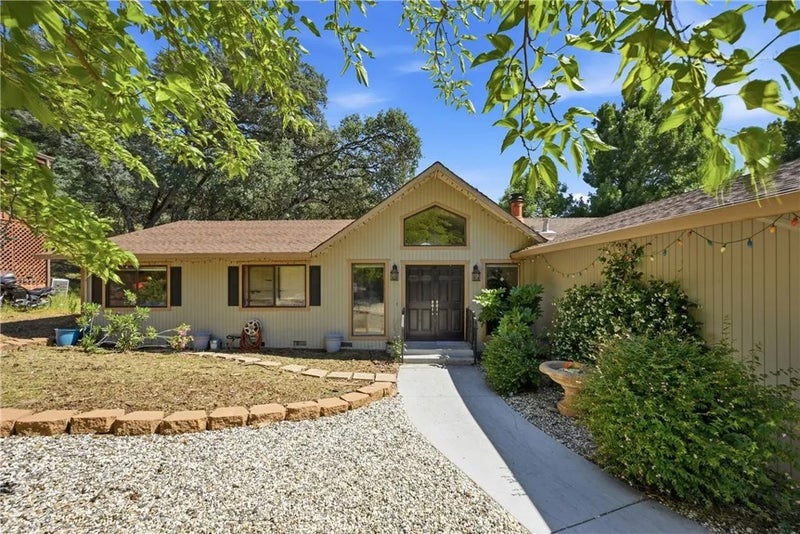 18670 Maple Leaf Court