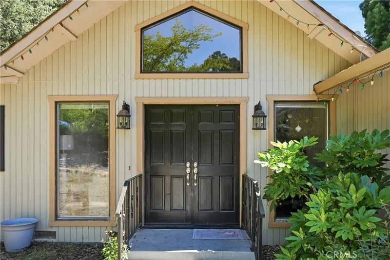 18670 Maple Leaf Court