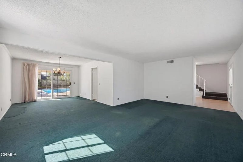 1594 Hobart Drive