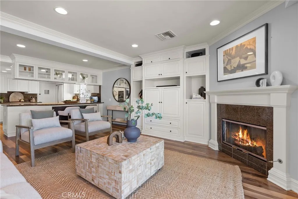 1011 N Bay Front
