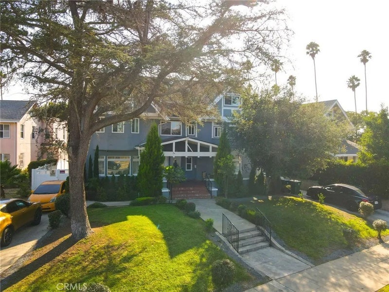 4440 Victoria Park