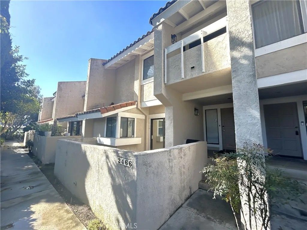 Photo of 2466 Fairbrook Way, Costa Mesa, CA 92626 (MLS # IG25246000)