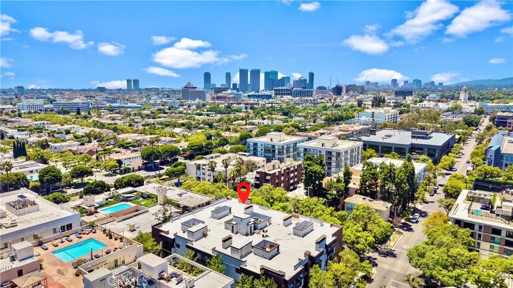 324 N Palm Drive 407