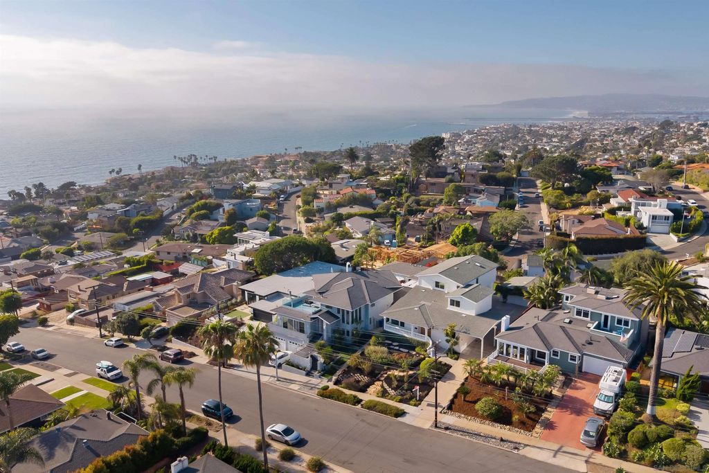 Photo of 4328 Piedmont Dr, San Diego, CA 92107 (MLS # 250042248)