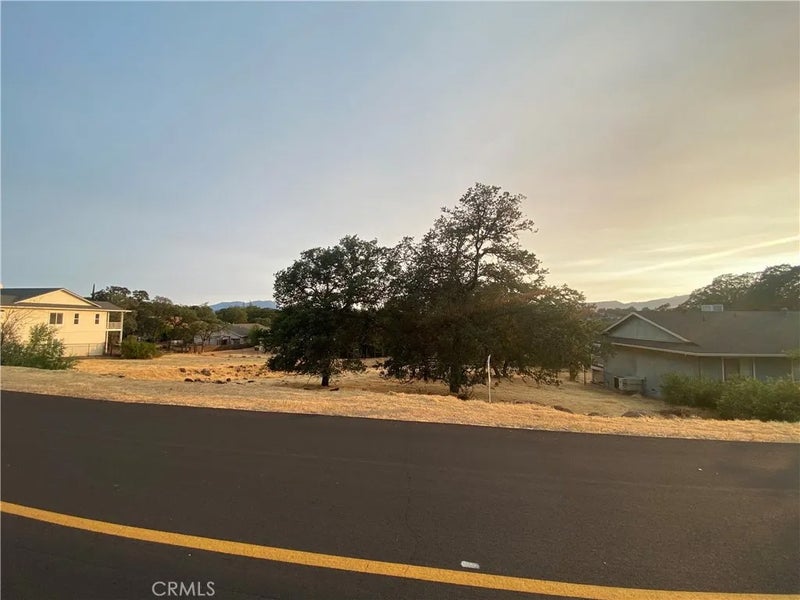 18765 Oak Grove