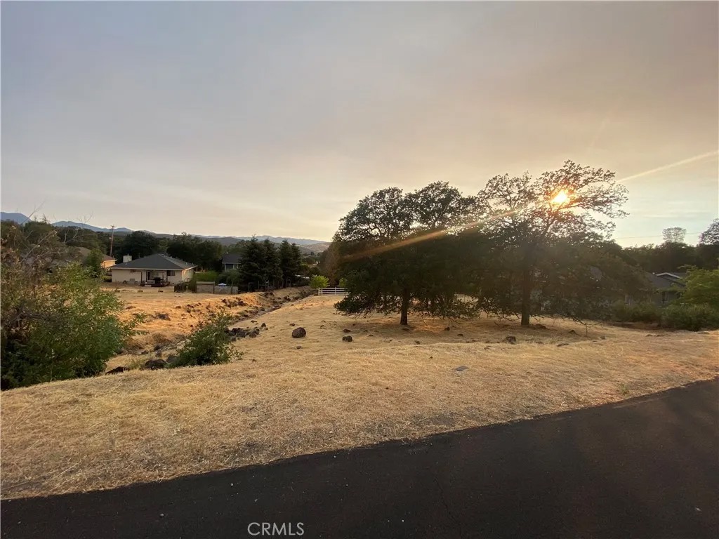 18765 Oak Grove