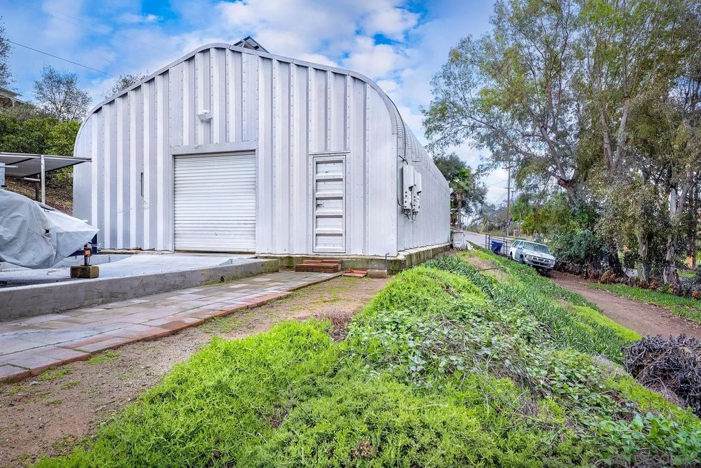 Photo of 29079 Aerie Rd, Valley Center, CA 92082 (MLS # 2601091)