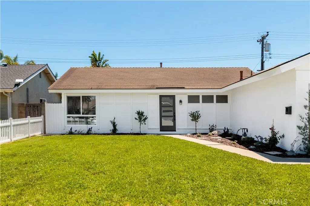 Photo of 9312 Nautilus DR, Huntington Beach, CA 92646 (MLS # PW26165104)