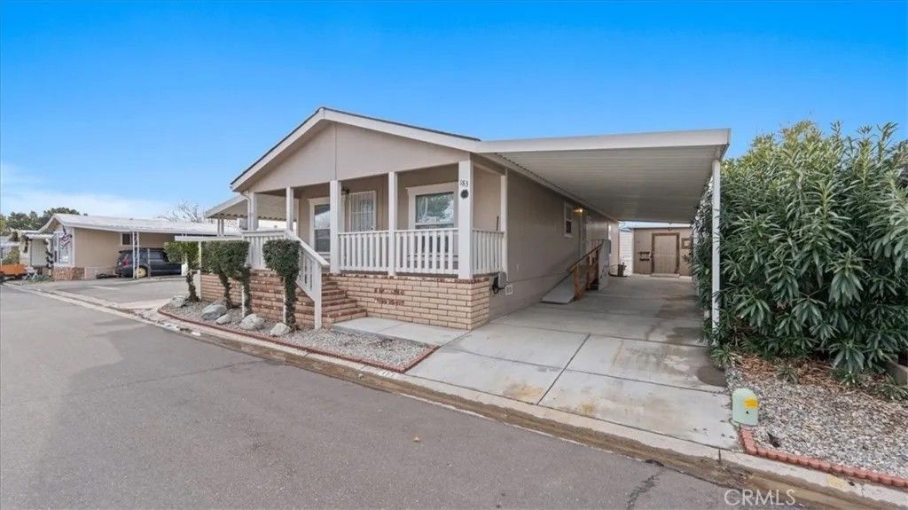 Photo of 20683 Waalew Rd #B183, Apple Valley, CA 92307 (MLS # HD26042139)