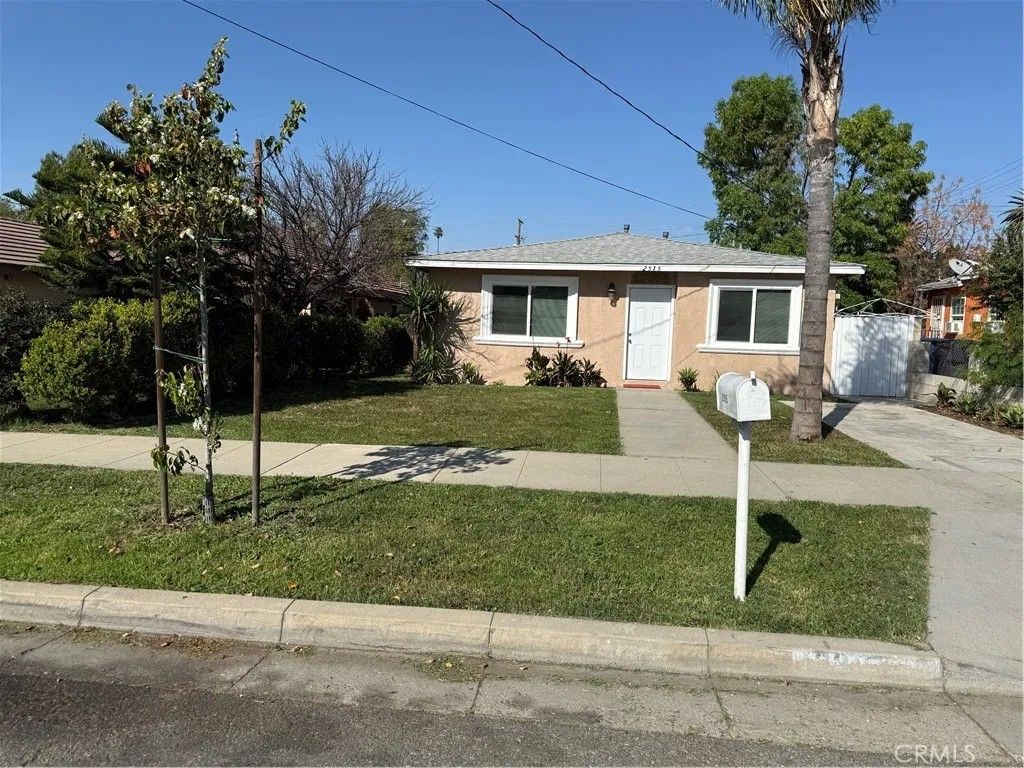 Photo of 2315 11th Street, Riverside, CA 92507 (MLS # PW26031724)