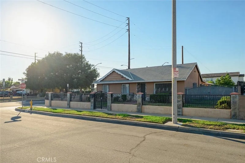 1951 S Shadydale