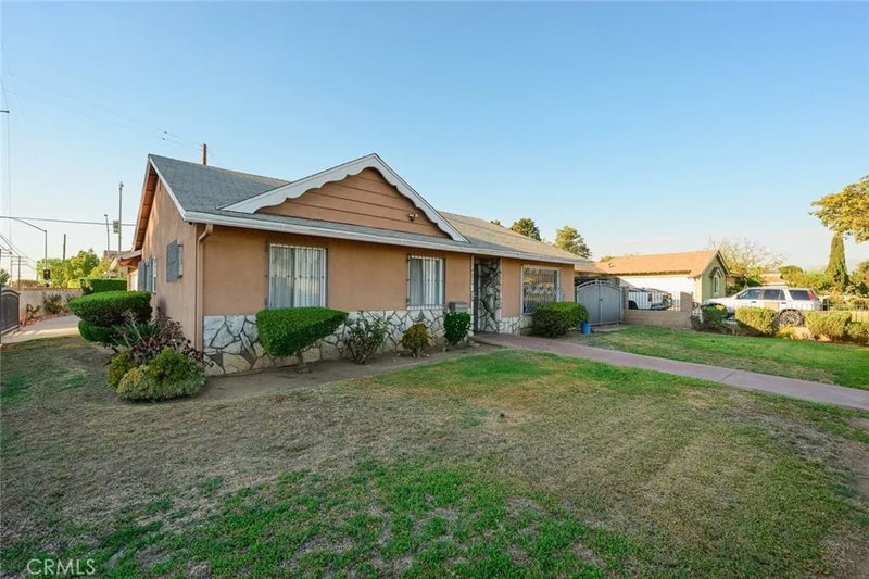 1951 S Shadydale