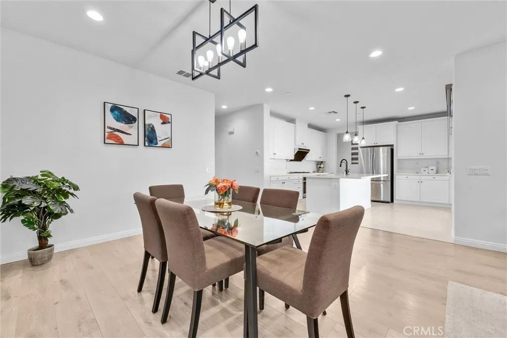 15912 Almond