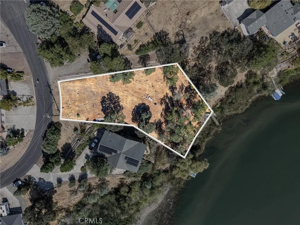 17200 Knollview