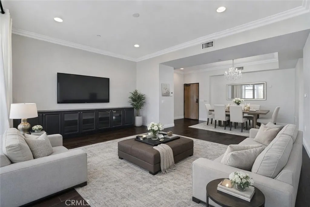 9049 Alcott Street 204