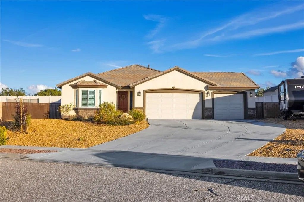 Photo of 7249 Dayton Ave, Hesperia, CA 92345 (MLS # HD26005020)