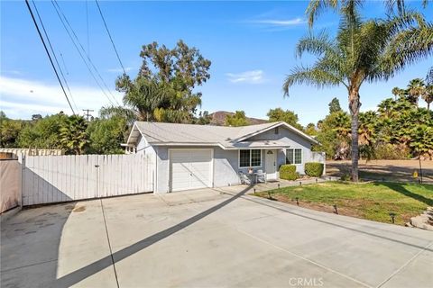 Tiny photo for 28545 Connecticut Dr, Canyon Lake, CA 92587 (MLS # PW25245882)