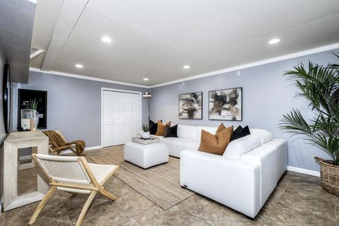 6390 Caminito Marcial San Diego CA 92111