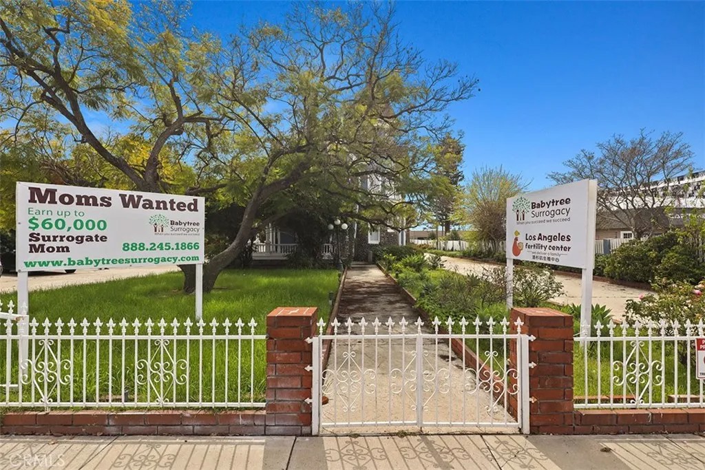 961 W Holt