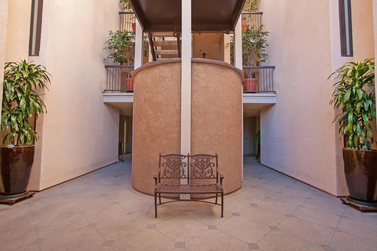 7550 Eads Northwest 207