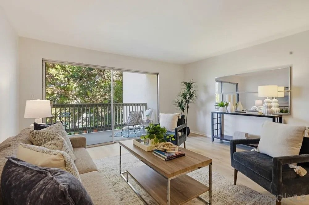 4444 West Point Loma #112