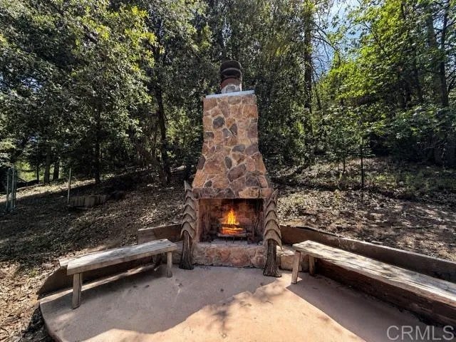 22045 Crestline Road