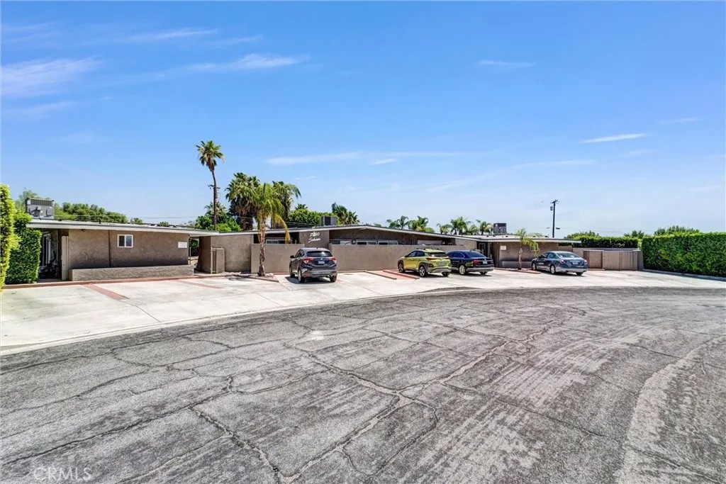 2200 E Sahara Road
