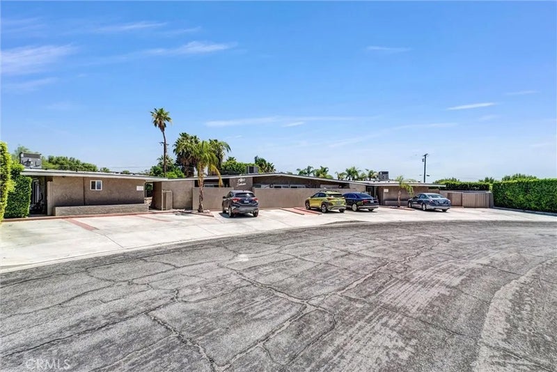 2200 E Sahara Road