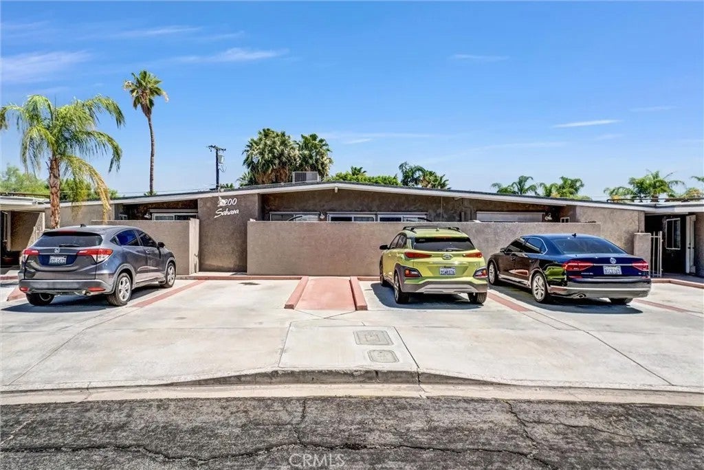 2200 E Sahara Road