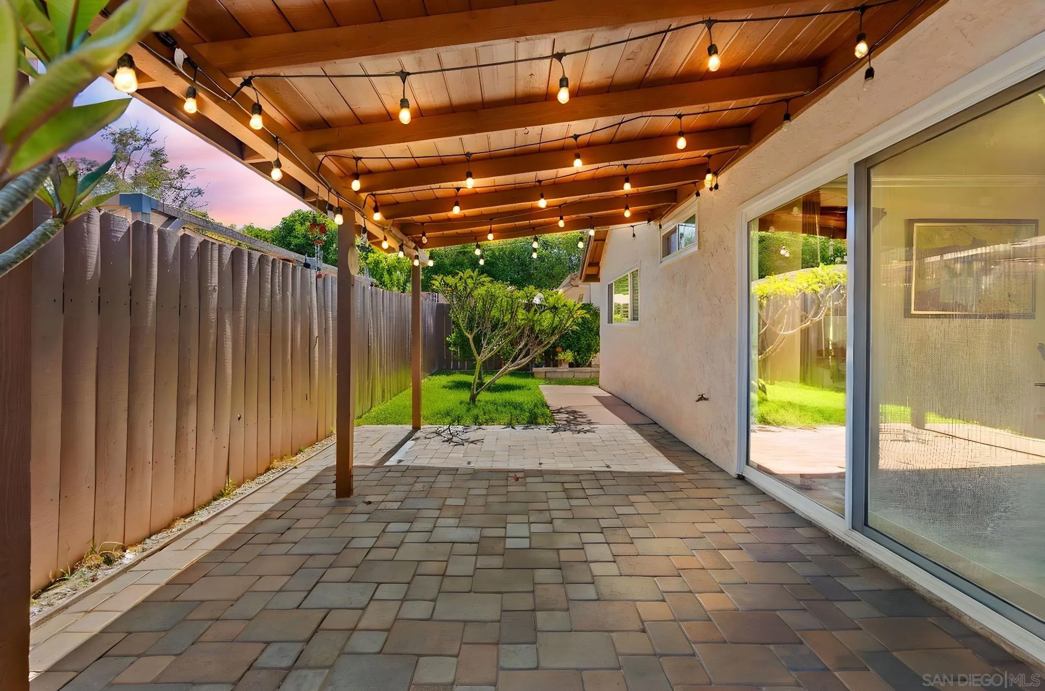 5208 Cezanne ln