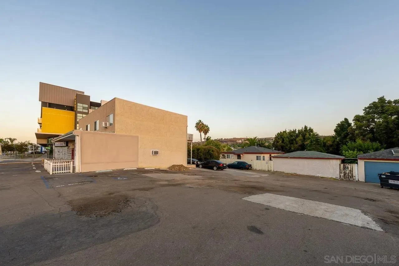 Lemon Grove, California 91945, United States, ,Commercial,Active,31860