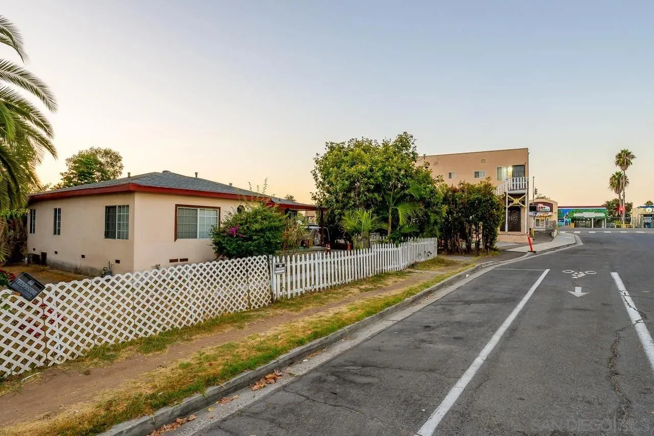 Lemon Grove, California 91945, United States, ,Commercial,Active,31860