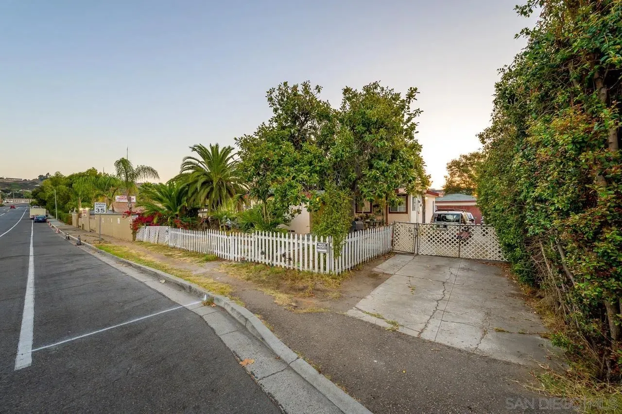 Lemon Grove, California 91945, United States, ,Commercial,Active,31860