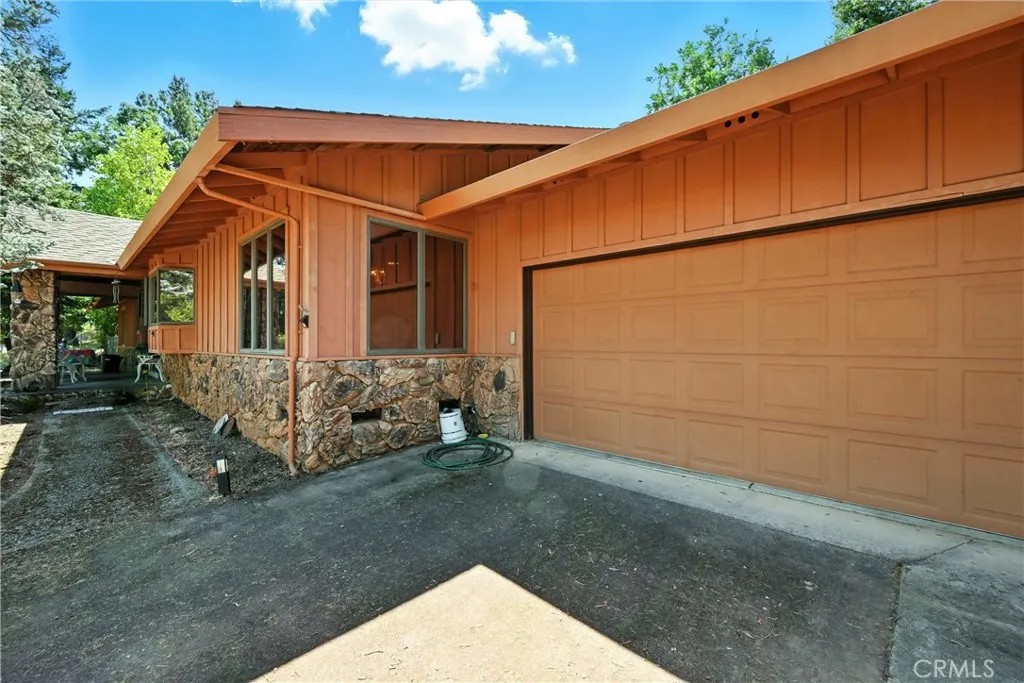3663 Crestwood Drive