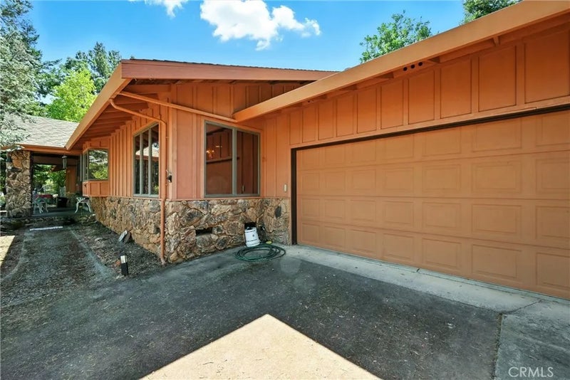 3663 Crestwood Drive