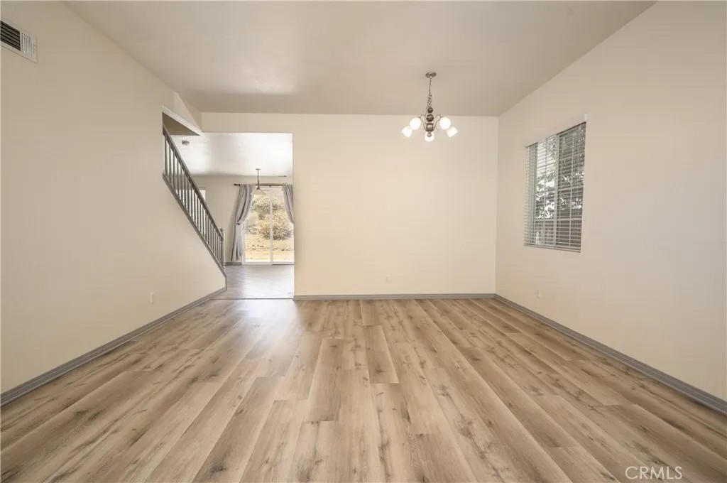 41005 Crimson Pillar Lane