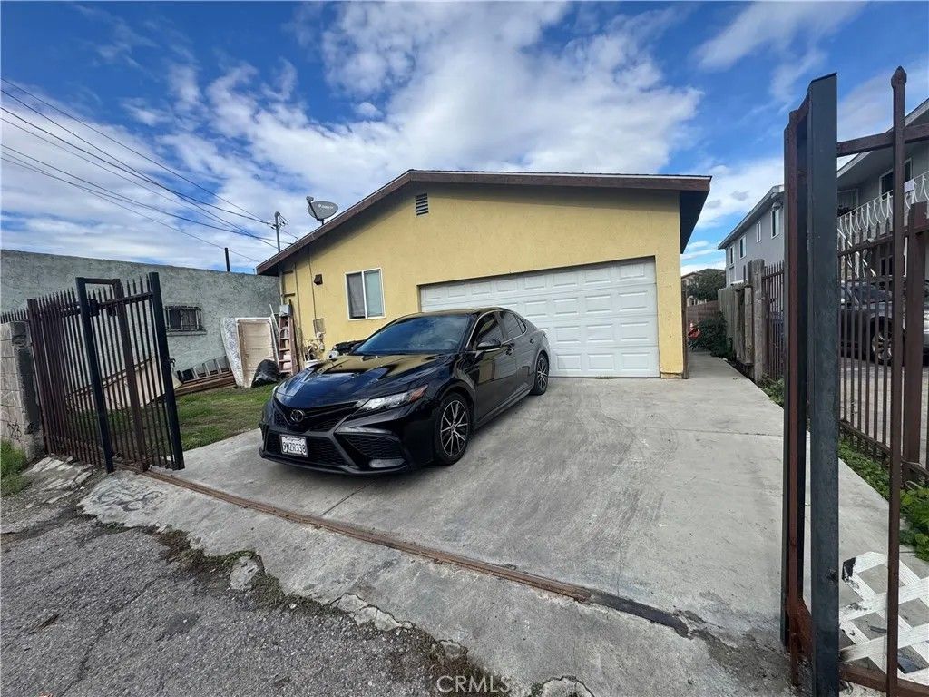 Photo of 148 W 61 Street, Los Angeles, CA 90003 (MLS # PW25267794)