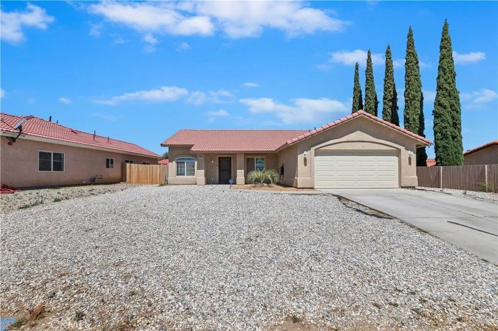 Photo of 10312 Primrose Ave, Hesperia, CA 92345 (MLS # IV26083789)