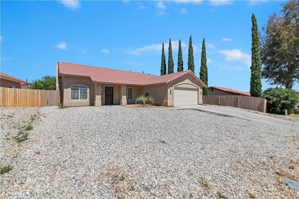 Photo of 10312 Primrose Ave, Hesperia, CA 92345 (MLS # IV26083789)