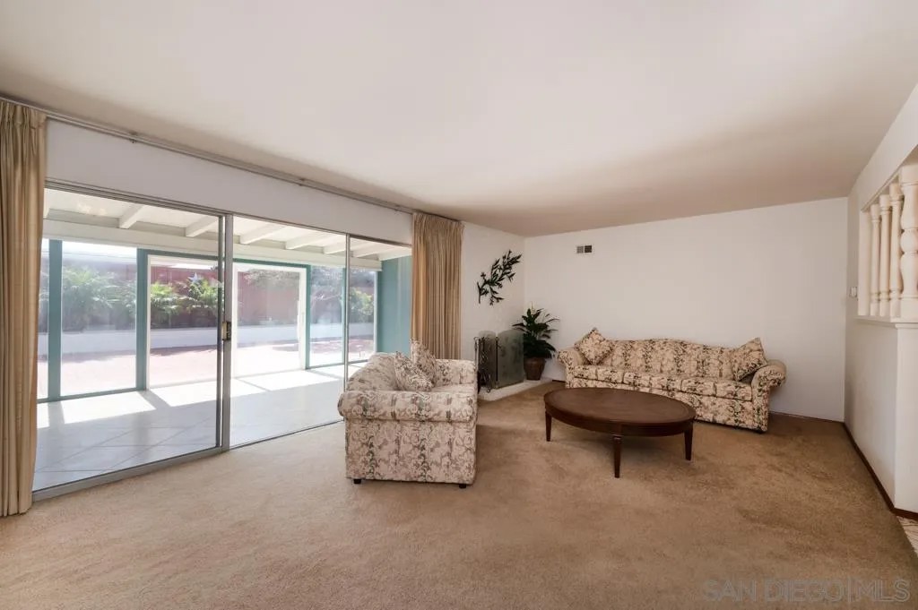 4351 Mount Hukee