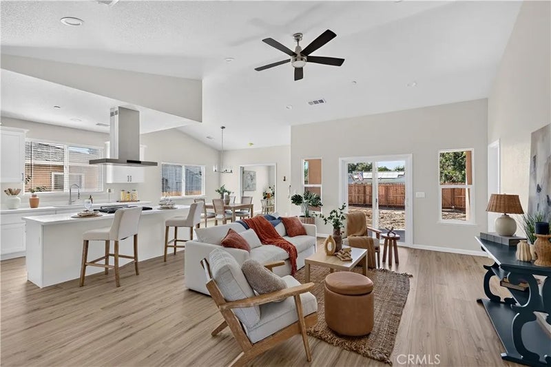 1038 W 24th